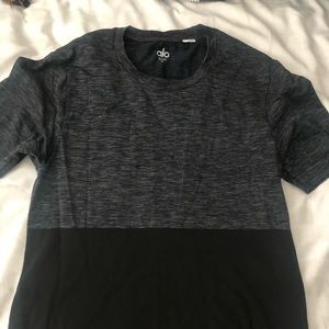 Alo Yoga Short Sleeve Energy Crew